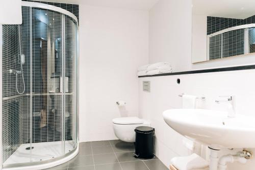 Imagen de la habitación del Aparthotel SALBURUA. Foto 4