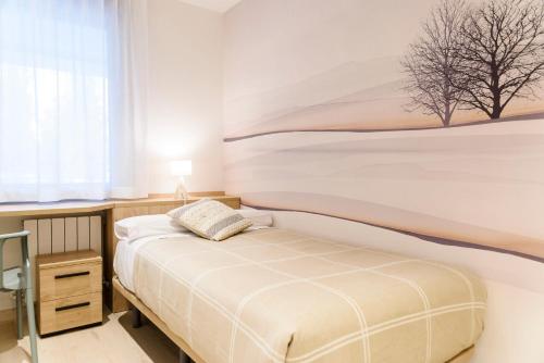 Imagen de la habitación del Aparthotel SALBURUA. Foto 6
