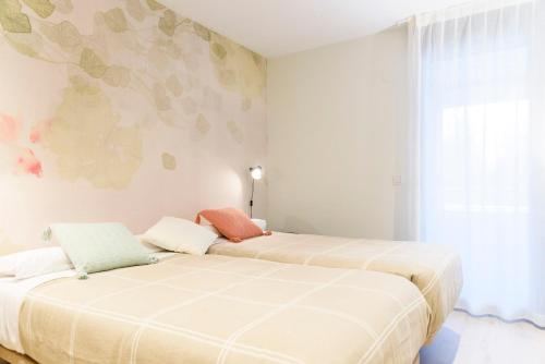Imagen de la habitación del Aparthotel SALBURUA. Foto 10