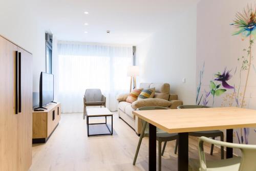 Imagen de la habitación del Aparthotel SALBURUA. Foto 11