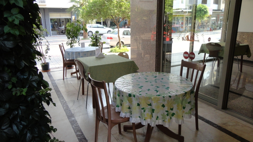 Imagen del bar/restaurante del Aparthotel Sailorson Apart Hotel. Foto 7