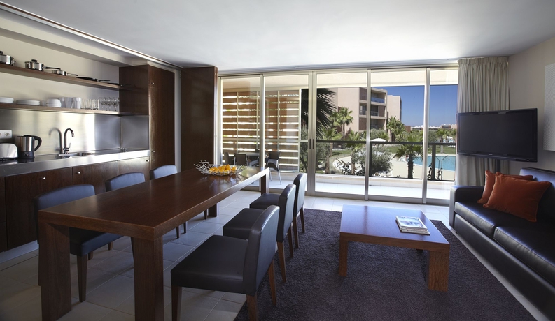 Imagen de los interiores del Aparthotel Salgados Vila das Lagoas. Foto 3