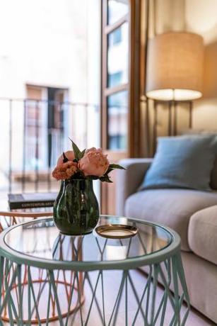 Imagen de los interiores del Aparthotel Samaritana Suites. Foto 5