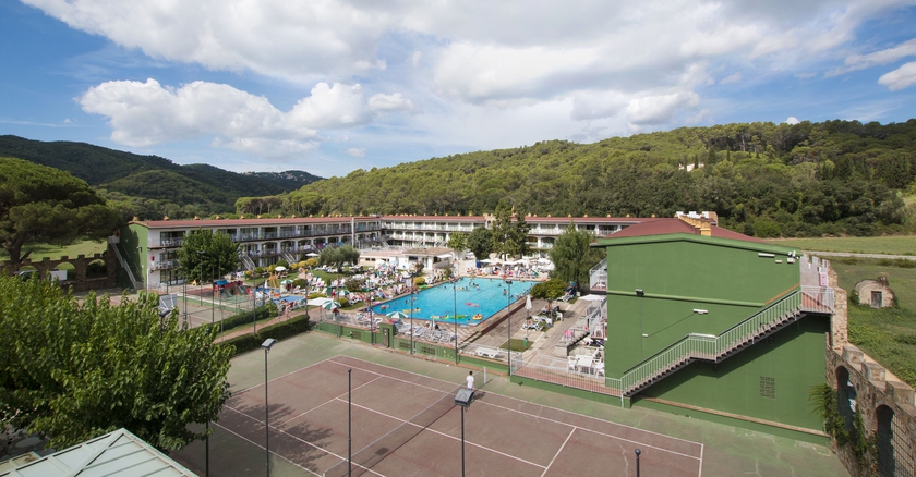 Imagen de los exteriores del Aparthotel Sant Eloi, Tossa de Mar. Foto 10