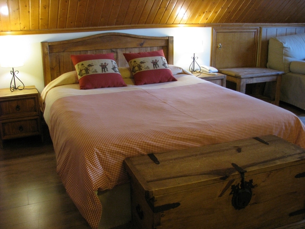Imagen de la habitación del Aparthotel Sarrato. Foto 3