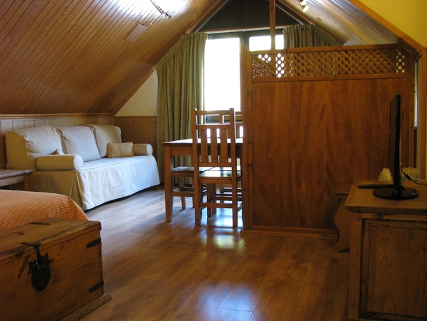 Imagen de la habitación del Aparthotel Sarrato. Foto 4