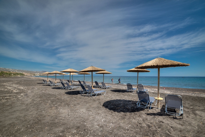 Imagen de los exteriores del Aparthotel Scorpios Beach Santorini. Foto 7