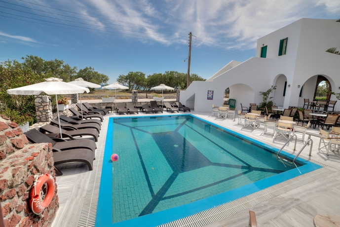 Imagen de la piscina del Aparthotel Scorpios Beach Santorini. Foto 13