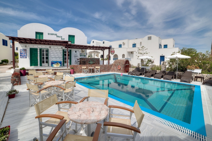 Imagen de la piscina del Aparthotel Scorpios Beach Santorini. Foto 14