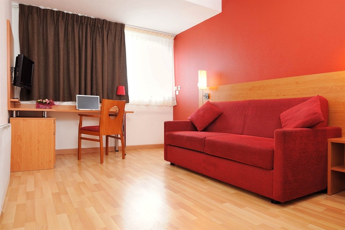 Imagen de los interiores del Aparthotel S&eacute;jours Et Affaires Tours L&eacute;onard De Vinci. Foto 12