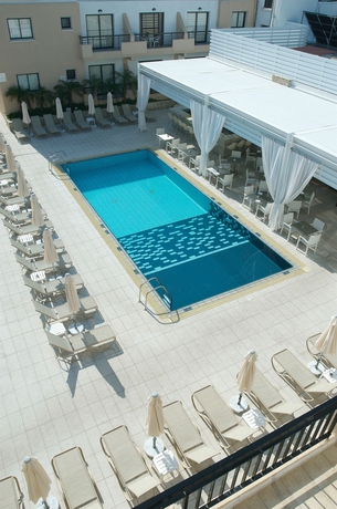 Imagen de la piscina del Aparthotel Senator Adults Only. Foto 15
