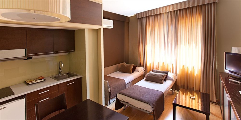 Imagen de los interiores del Aparthotel Senator Barcelona Apartments. Foto 16