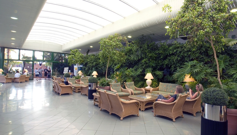 Imagen de los interiores del Aparthotel Servatur Altamar. Foto 10