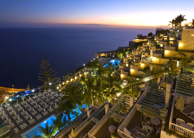 Imagen de los exteriores del Aparthotel Servatur Altamar. Foto 7