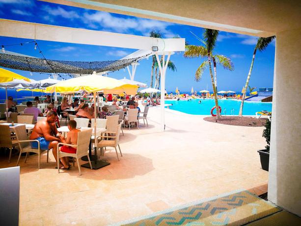 Imagen de los exteriores del Aparthotel Servatur Riosol. Foto 11