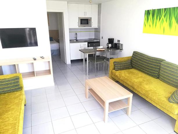 Imagen de la habitación del Aparthotel Servatur Riosol. Foto 7