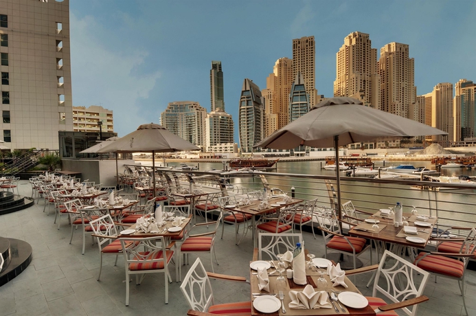 Imagen del bar/restaurante del Aparthotel Signature Hotel Apartments and Spa. Foto 8
