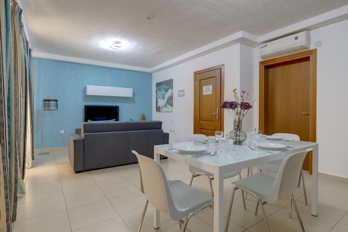 Imagen de la habitación del Aparthotel Sliema Tigne Suites. Foto 6