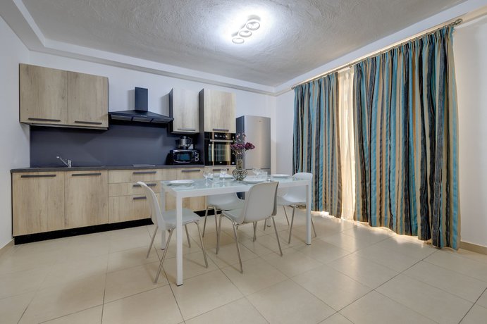 Imagen de la habitación del Aparthotel Sliema Tigne Suites. Foto 11