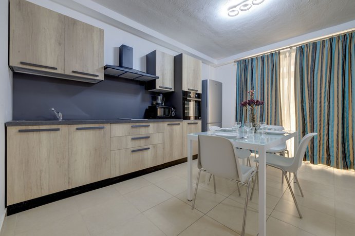 Imagen de la habitación del Aparthotel Sliema Tigne Suites. Foto 19