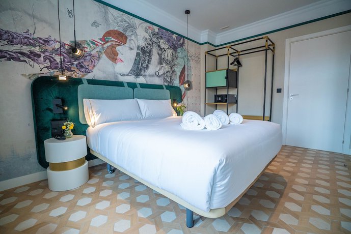 Imagen de la habitación del Aparthotel SmartRental Collection Gran V&iacute;a Capital. Foto 2