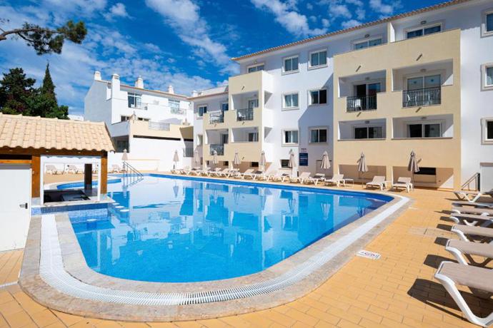 Imagen general del Aparthotel Smy Santa Eulalia Algarve. Foto 2