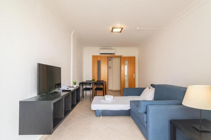 Imagen general del Aparthotel Smy Santa Eulalia Algarve. Foto 12