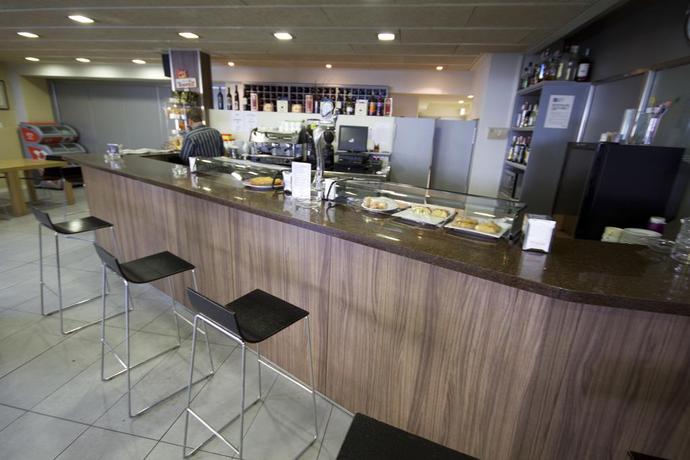 Imagen del bar/restaurante del Aparthotel Sno Isaba. Foto 3