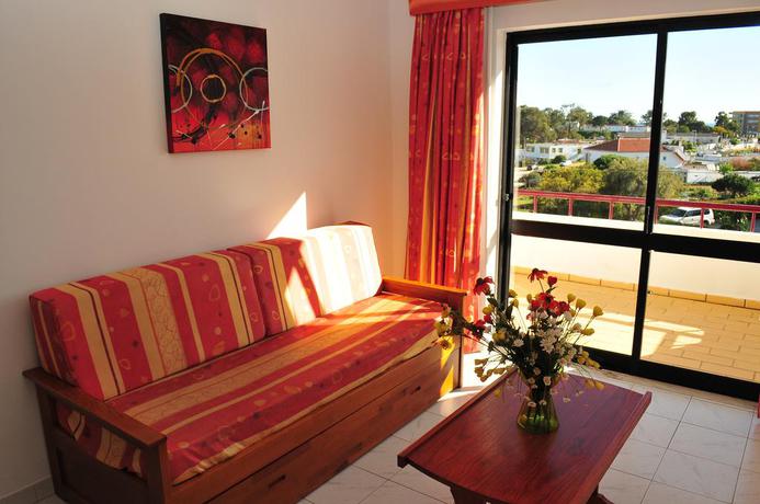 Imagen de la habitación del Aparthotel Solgarve Apartamentos Tur&iacute;sticos. Foto 9