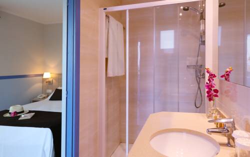 Imagen de la habitación del Aparthotel Solifemar. Foto 9