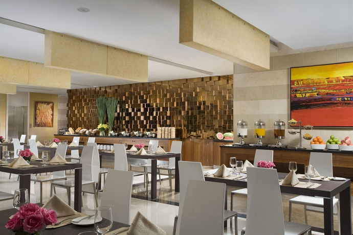 Imagen del bar/restaurante del Aparthotel Somerset Jiefangbei. Foto 5