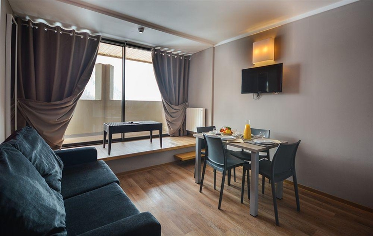 Imagen general del Aparthotel Sowell R&Eacute;sidences New Chastillon. Foto 13