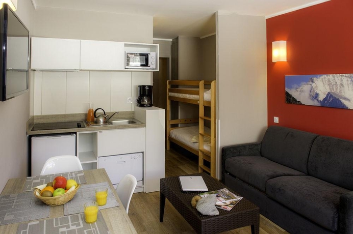 Imagen general del Aparthotel Sowell R&Eacute;sidences New Chastillon. Foto 16
