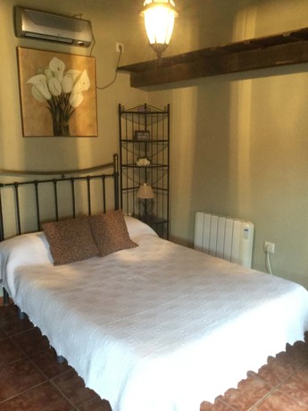 Imagen de la habitación del Aparthotel Spa Rural Mirador De Miranda. Foto 3