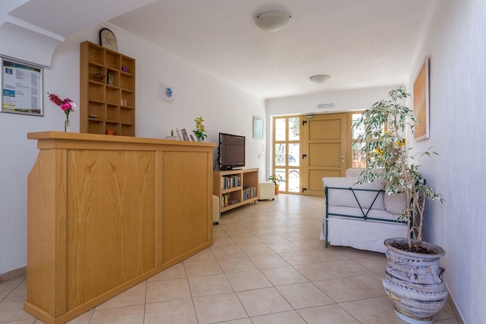 Imagen de los interiores del Aparthotel Studios Ritsa. Foto 13