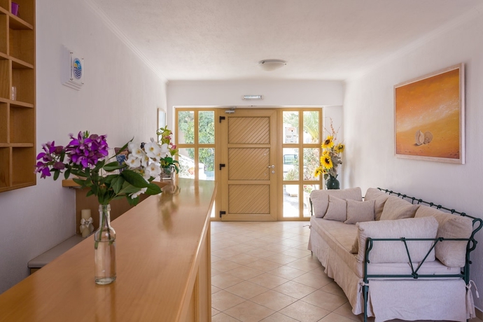 Imagen de los interiores del Aparthotel Studios Ritsa. Foto 14