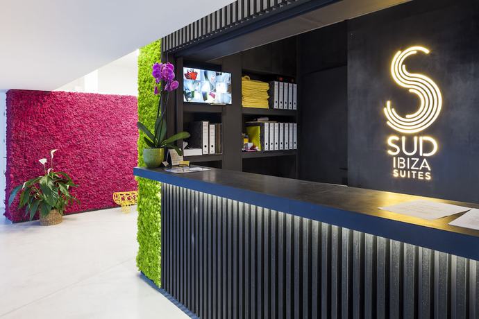 Imagen de los interiores del Aparthotel Sud Ibiza Suites. Foto 9