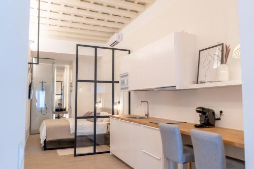 Imagen de la habitación del Aparthotel Suites Alfonso X. Foto 3