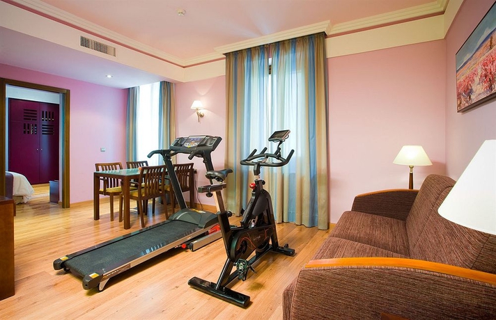 Imagen de la habitación del Aparthotel Suites Gran Via 44. Foto 6