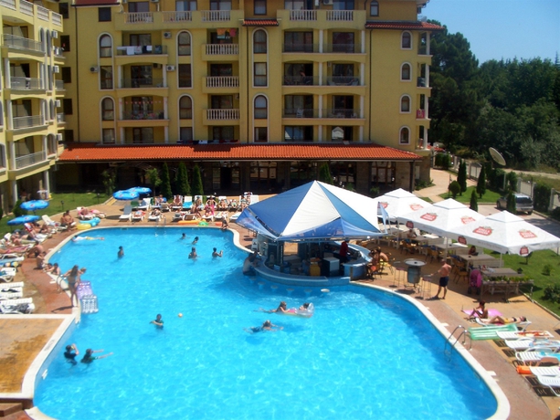 Imagen de la piscina del Aparthotel Summer Dreams. Foto 11