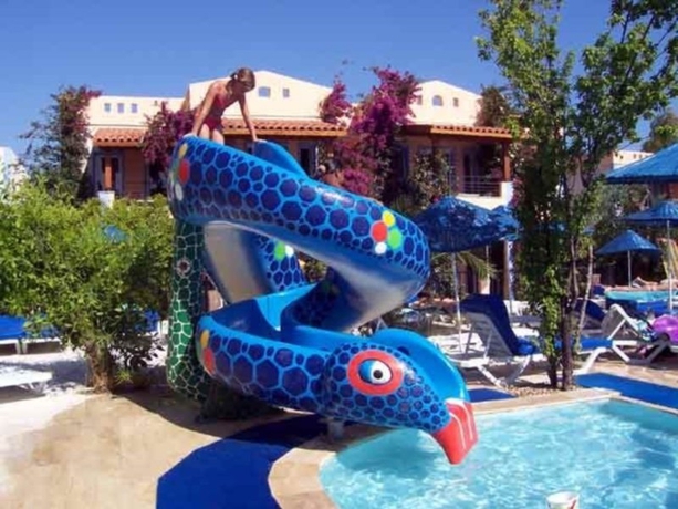 Imagen general del Aparthotel Summer In Garden Suites and Beach Hotel. Foto 1