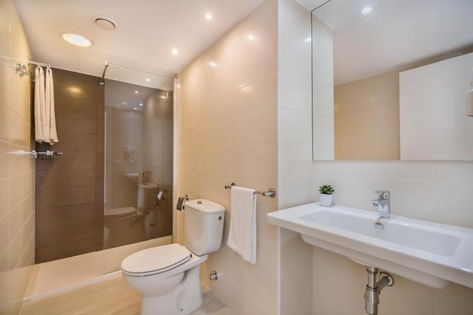 Imagen de la habitación del Aparthotel Sun Beach, Santa Ponsa. Foto 3
