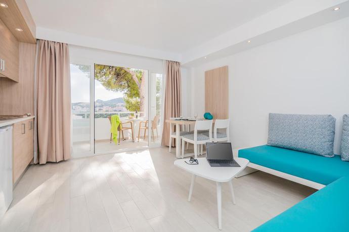 Imagen de la habitación del Aparthotel Sun Beach, Santa Ponsa. Foto 7