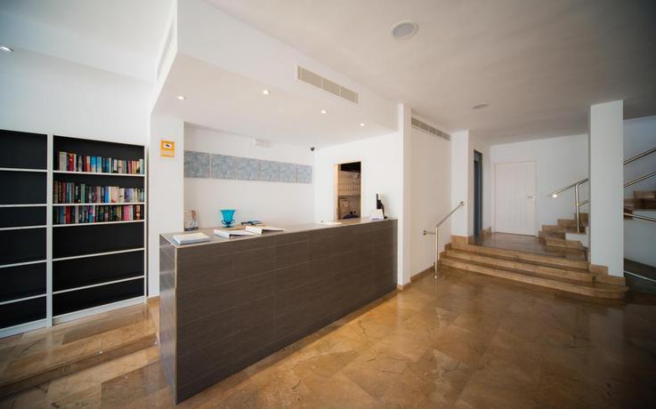 Imagen de los interiores del Aparthotel Sun Beach, Santa Ponsa. Foto 12