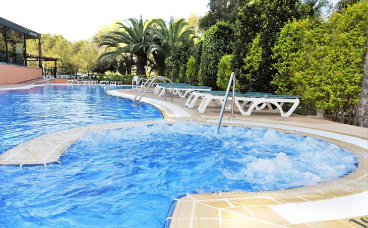 Imagen de la piscina del Aparthotel Sunclub Salou. Foto 7