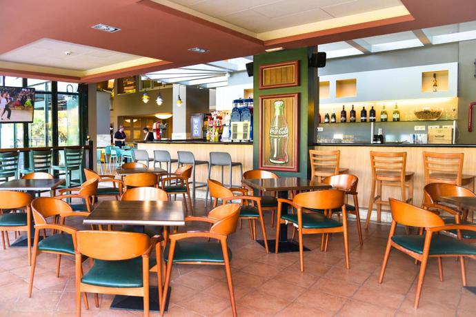Imagen del bar/restaurante del Aparthotel Sunclub Salou. Foto 3
