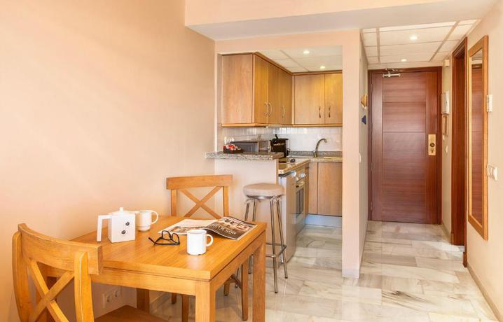 Imagen de la habitación del Aparthotel Sunset Beach Club. Foto 6