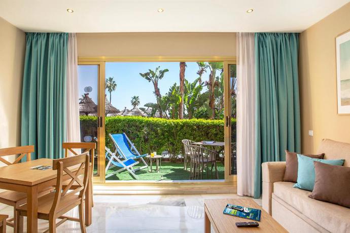 Imagen de la habitación del Aparthotel Sunset Beach Club. Foto 7