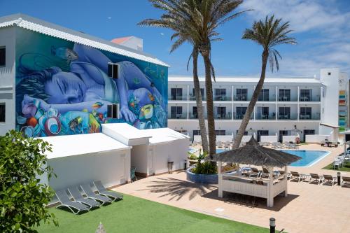 Imagen general del Aparthotel Surfing Colors Corralejo. Foto 1