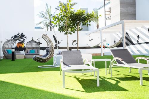 Imagen de los exteriores del Aparthotel Surfing Colors Corralejo. Foto 14